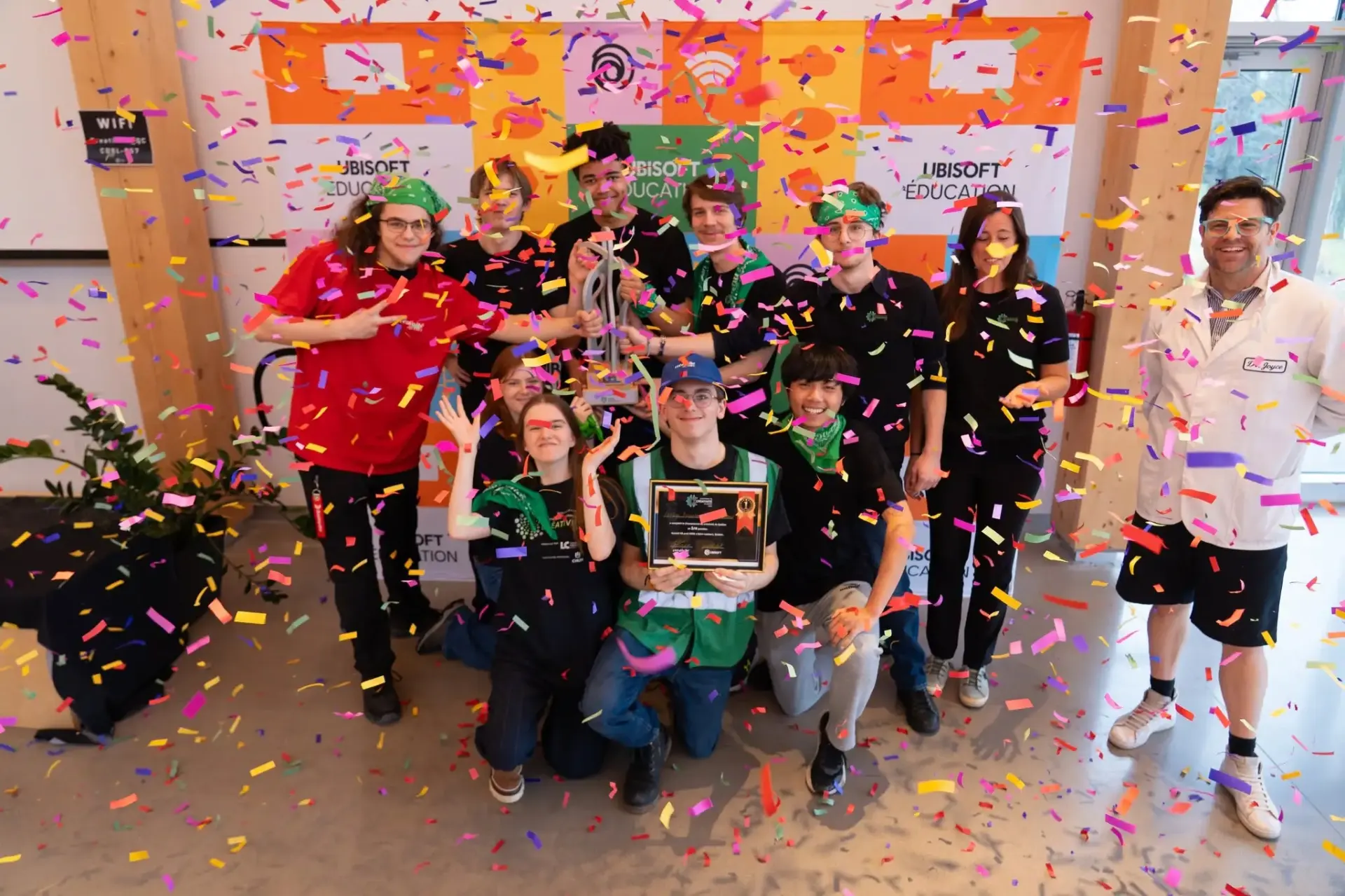 Une équipe célèbre la fin du championnat.