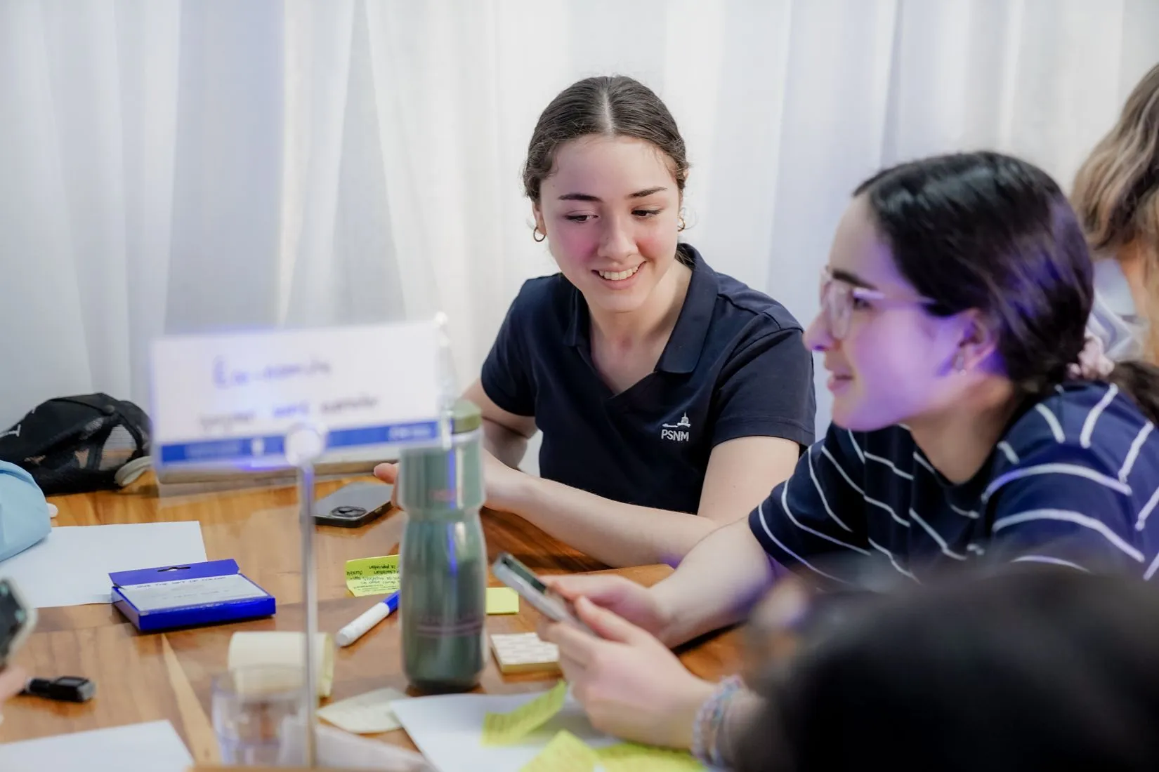 Groupe de jeunes, d'éducateurs et de professionnels réunis après un IMPACT Lab.