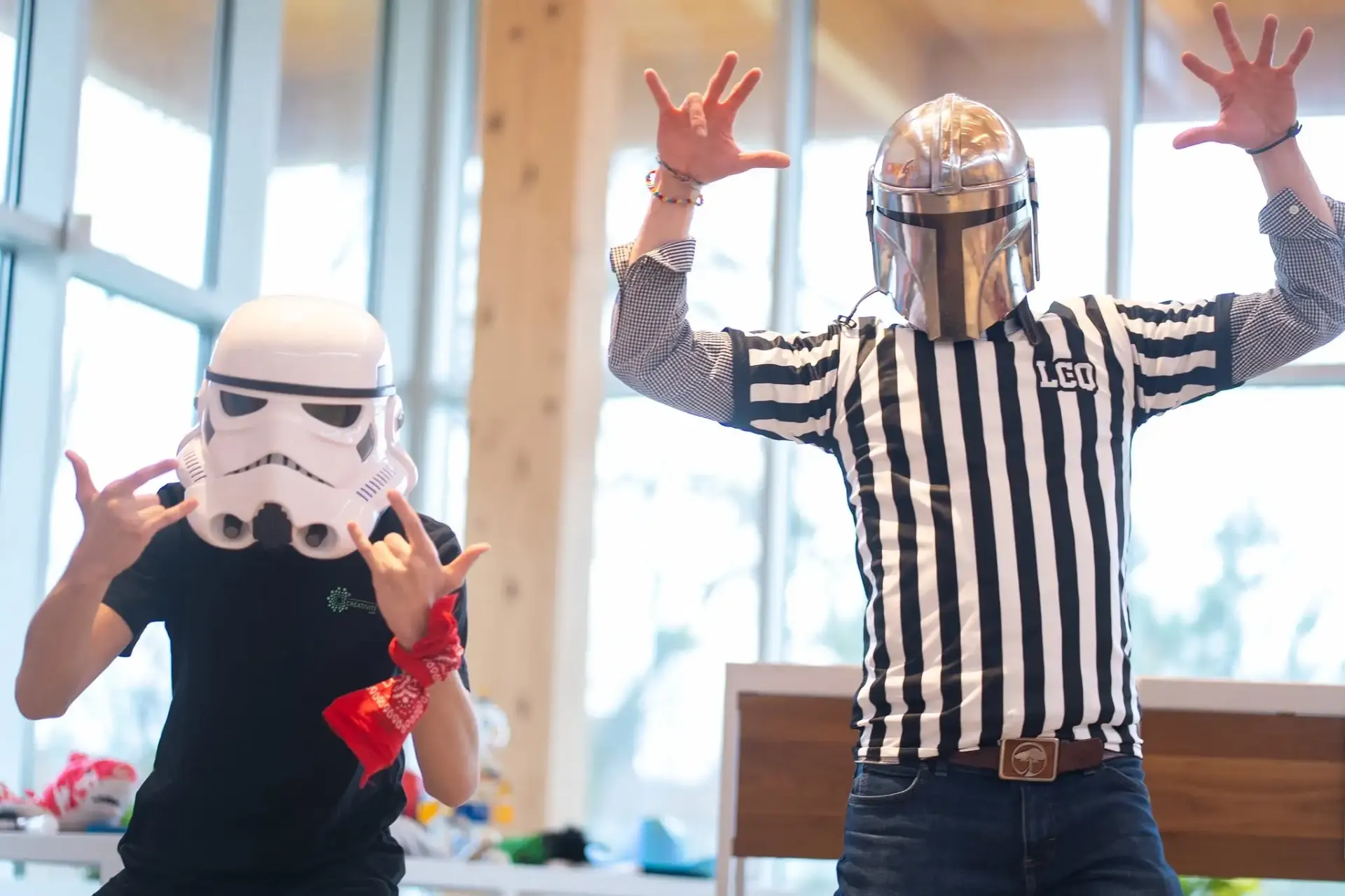 Jeunes rassemblés lors d'une saison de la Ligue de créativité